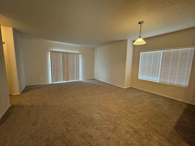 Foto del edificio - 1118 Nichols Ln