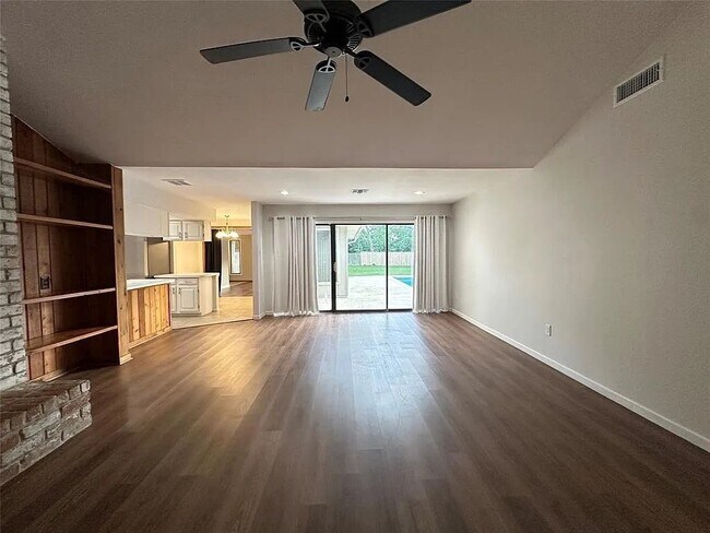 Foto del edificio - 12139 Huntington Park Dr