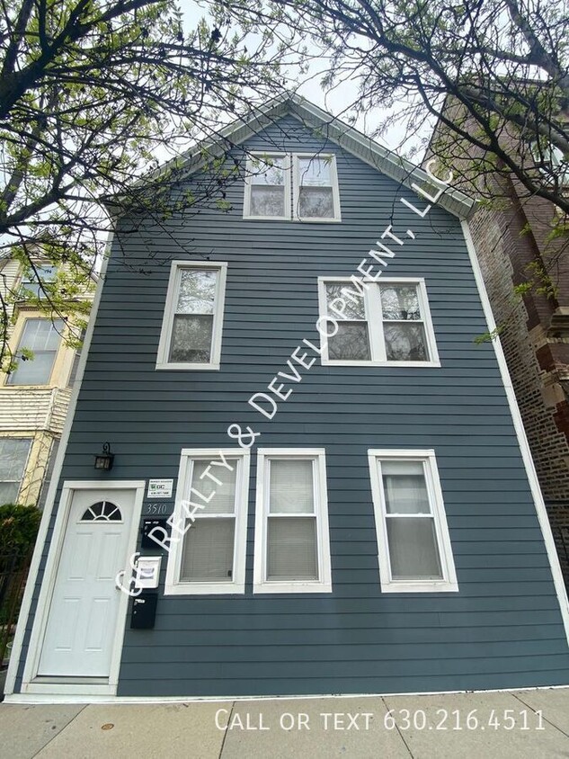 Primary Photo - 3510 W Irving Pk Rd