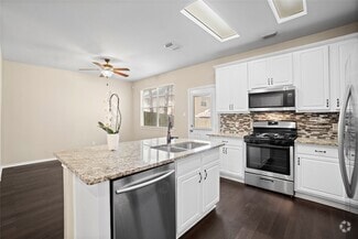 Building Photo - 15 Blue Creek Pl