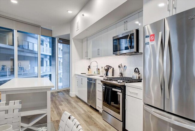 Foto del edificio - 100 Park Blvd