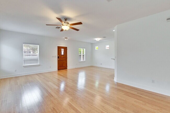Foto del edificio - 2902 E 13th St