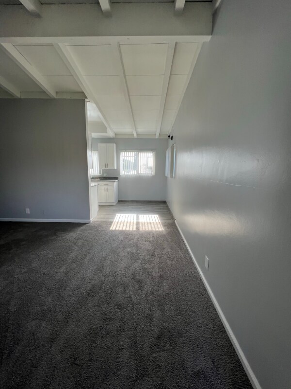 Foto del edificio - 1102 W Broadway