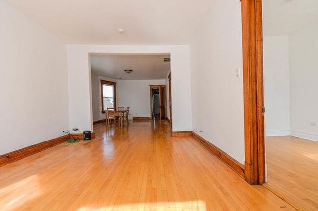 Building Photo - 3450 N Lowell Ave