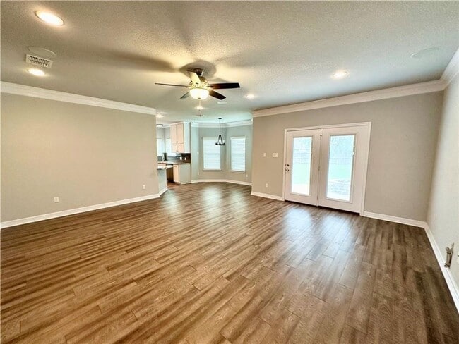 Building Photo - 386 Violet Dr