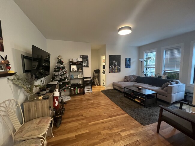 Foto del edificio - 4236 N Kenmore Ave