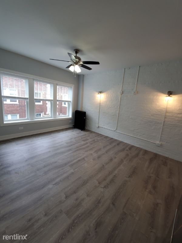 Foto del edificio - 1 br, 1 bath Apartment - 1065 W Glenlake Ave