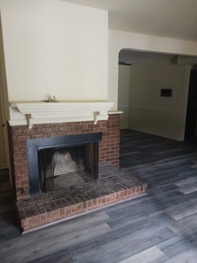Foto del edificio - 713 Springfield Rd