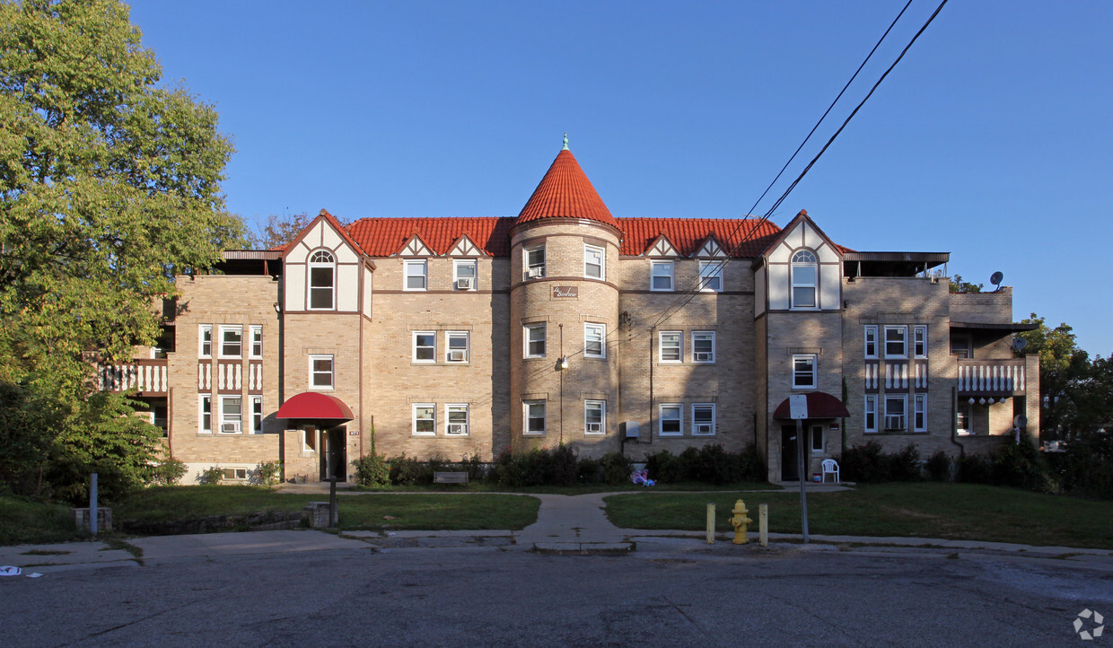 Building Photo - Debbe Lane Apartments