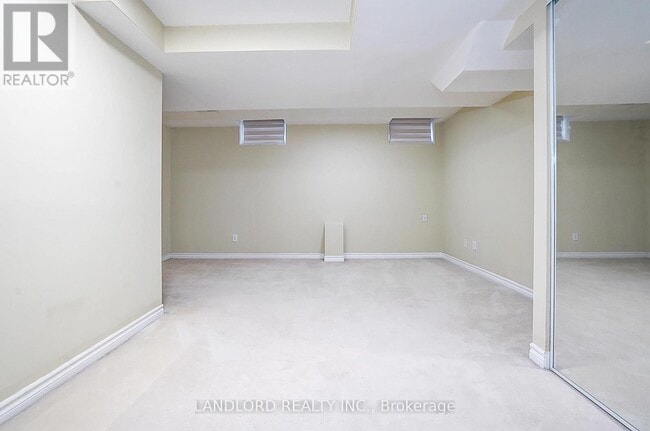 Building Photo - 8 Wood Dale Rd