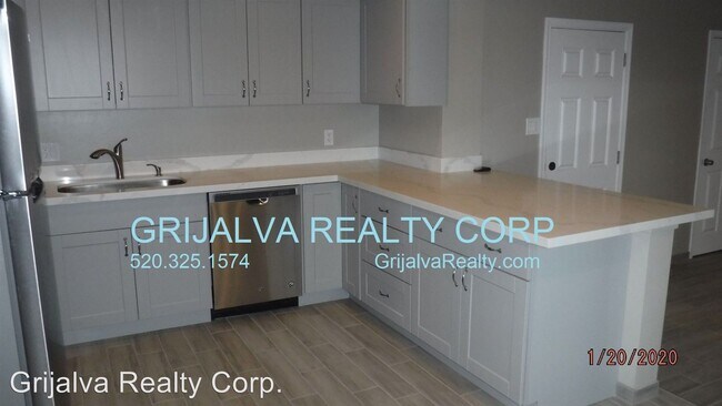 Building Photo - 2631 E Fort Lowell Rd