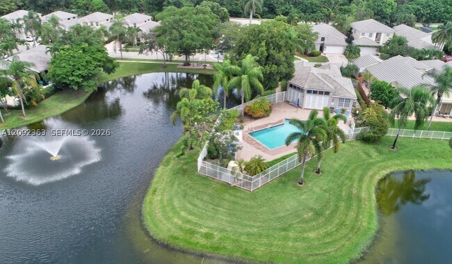 Foto del edificio - 8291 Hampton Wood Dr