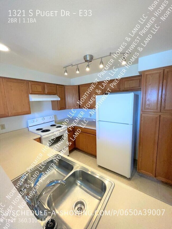 Photo - 1321 S Puget Dr Townhome