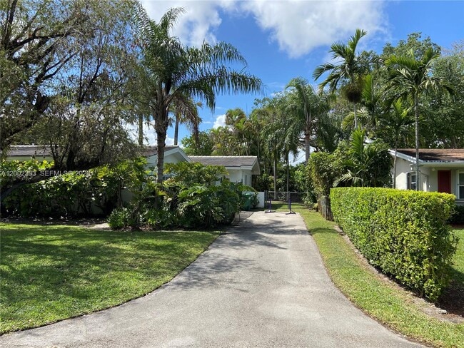 Foto del edificio - 9840 SW 69th Ave