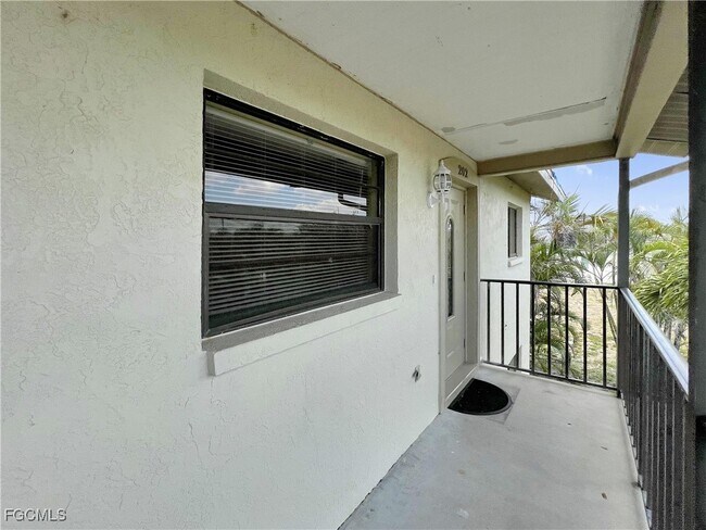 Foto del edificio - 4530 SW 10th Ave