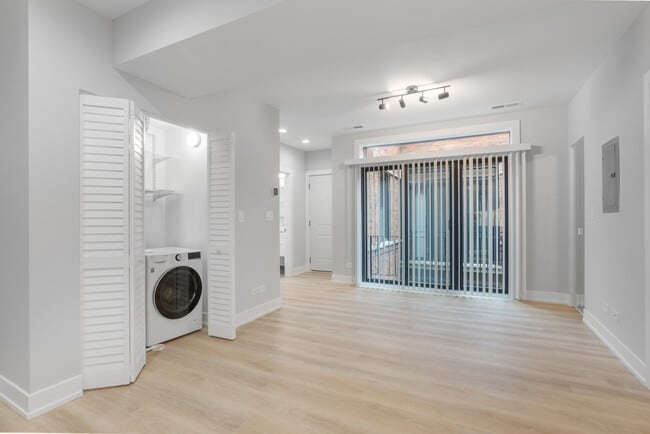 Foto del edificio - 1558.5 W Juneway Terrace