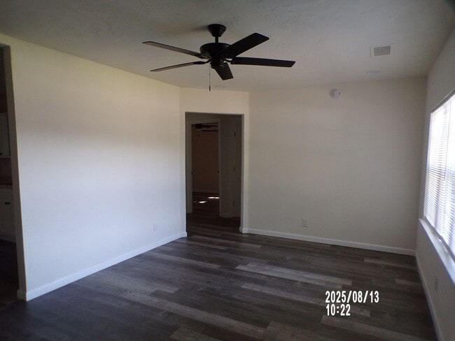 Building Photo - Move In Special: $200 off on The First Full Month' Rent!