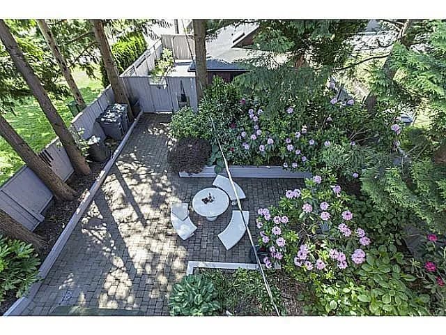 Building Photo - 662 7th Av E