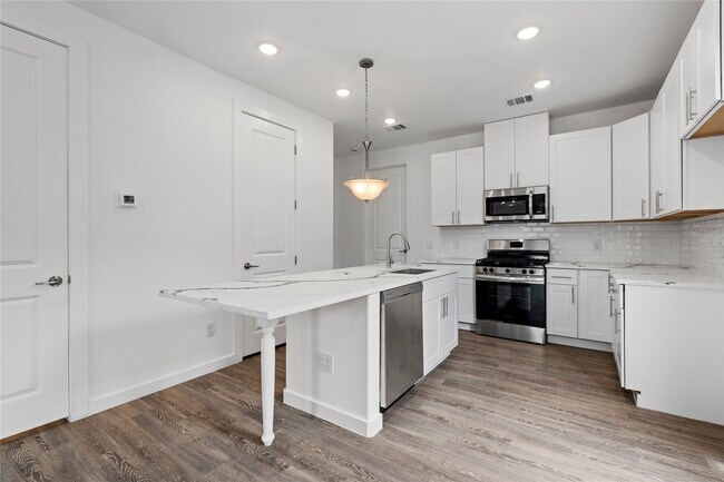 Foto del edificio - 8001 Talton St