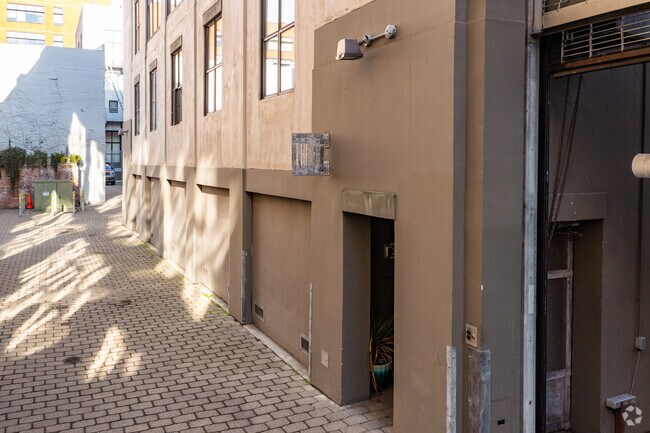 Entrance - 3 Clarence Pl