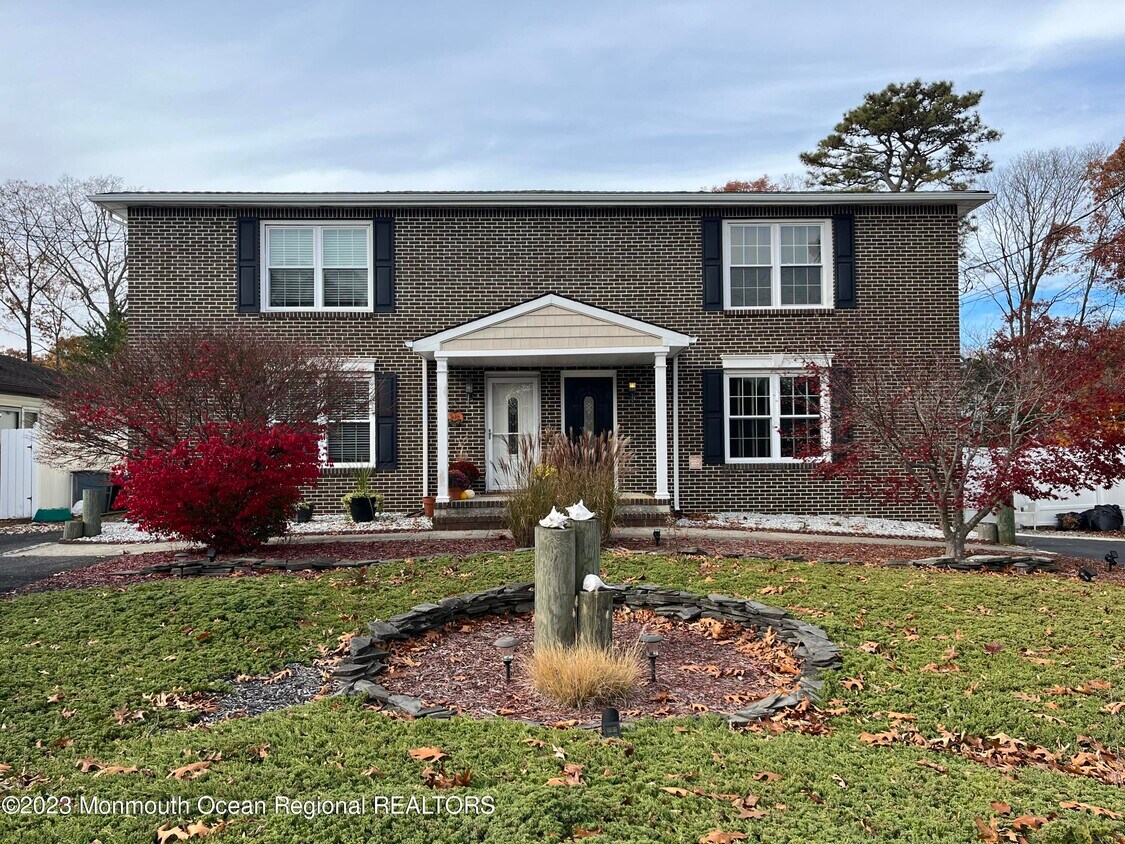 Foto principal - 217 Pearce Ave