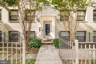 Building Photo - 1300 K St SE