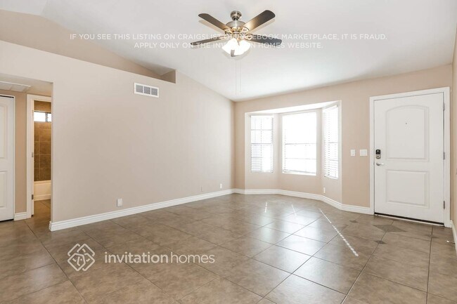 Building Photo - 9020 W Las Palmaritas Dr