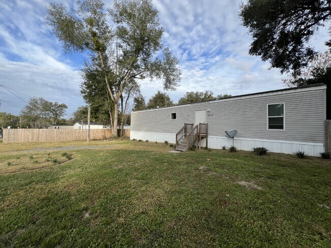 Foto del edificio - **COMING FIRST WEEK OF SEPTEMBER SPACIOUS 2 bd. 2 bath MOBILE HOME**