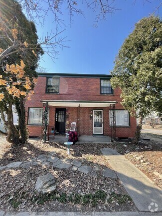 Building Photo - 2563 Medary Ave