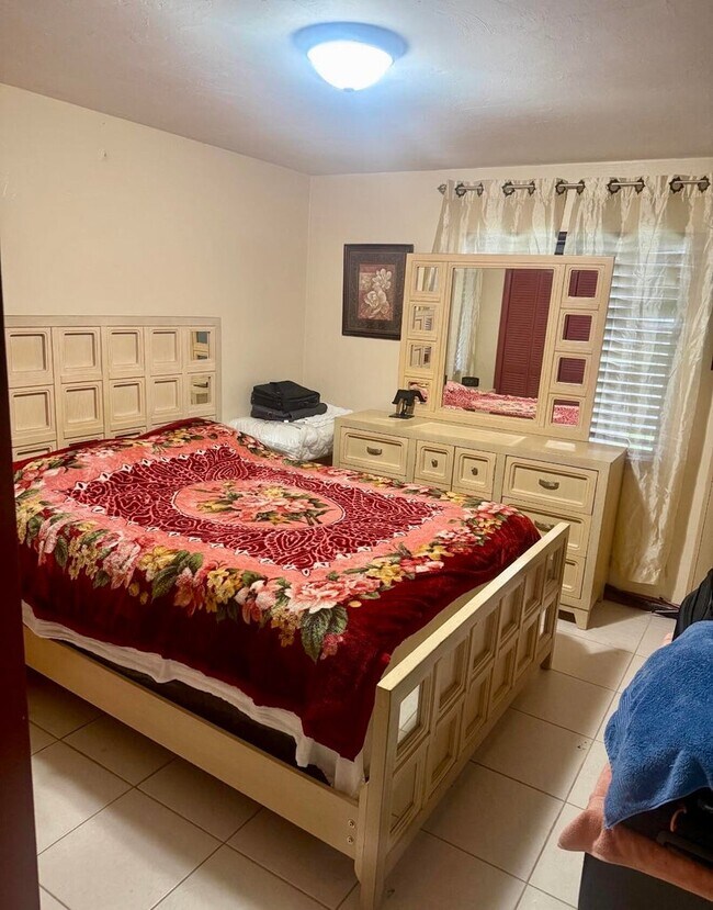 Foto del edificio - 4727 Myrtle Ln