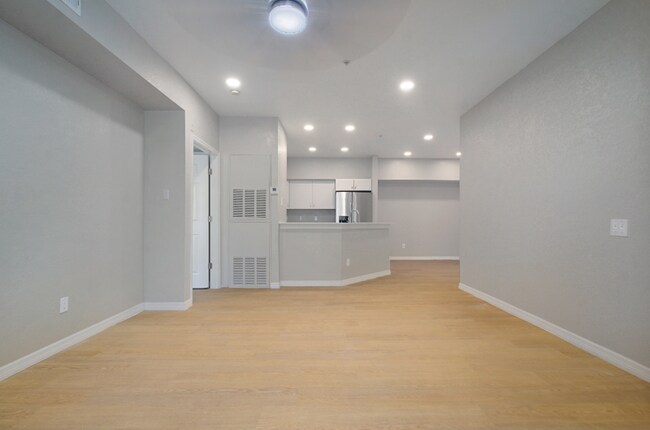 Building Photo - 826 Camargo Way