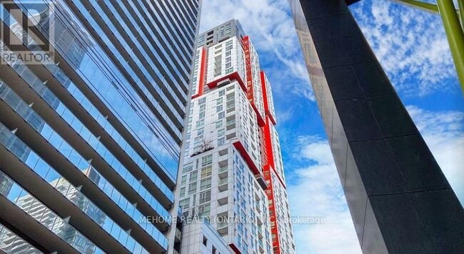 Building Photo - 318 Richmond St W