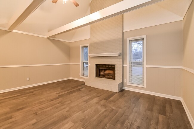 Building Photo - 6533 Castle View Cove