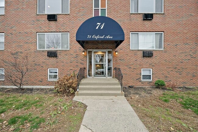Building Photo - 71 Oxford Ave