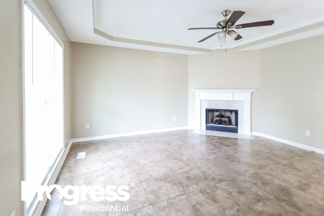 Building Photo - 2613 Laburnum Dr