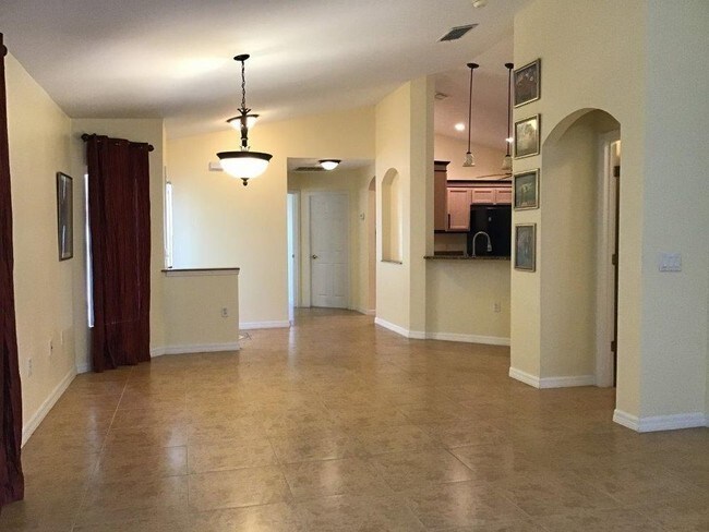 Building Photo - 2 Bedrm Home in Poinciana FOR RENT  See Terms