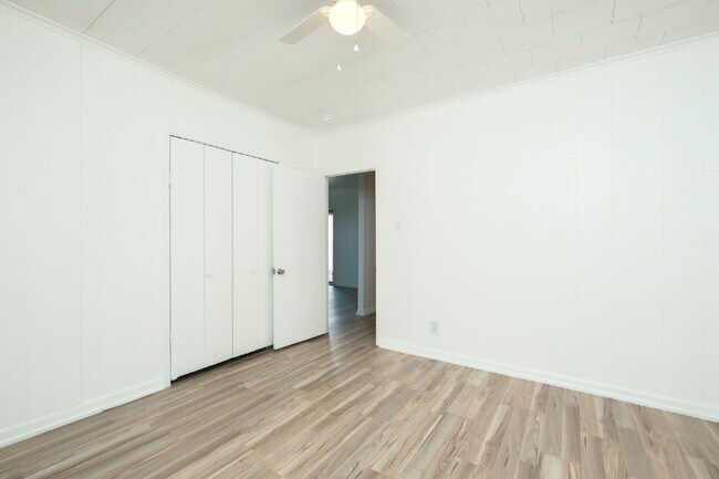 Foto del edificio - 449 W Main St