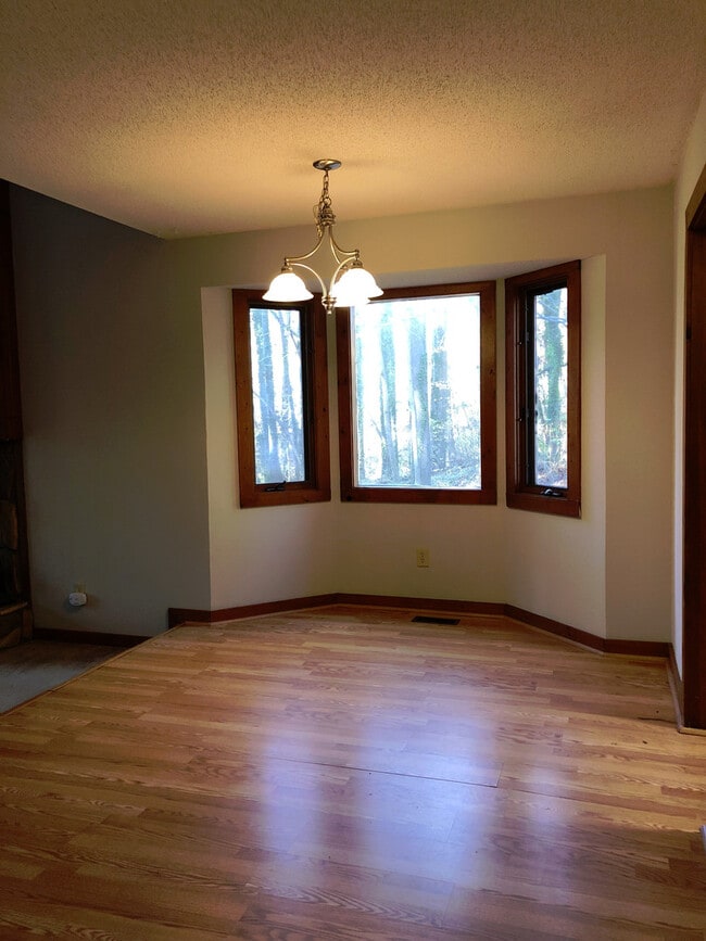 Building Photo - 5652 Thea Ln