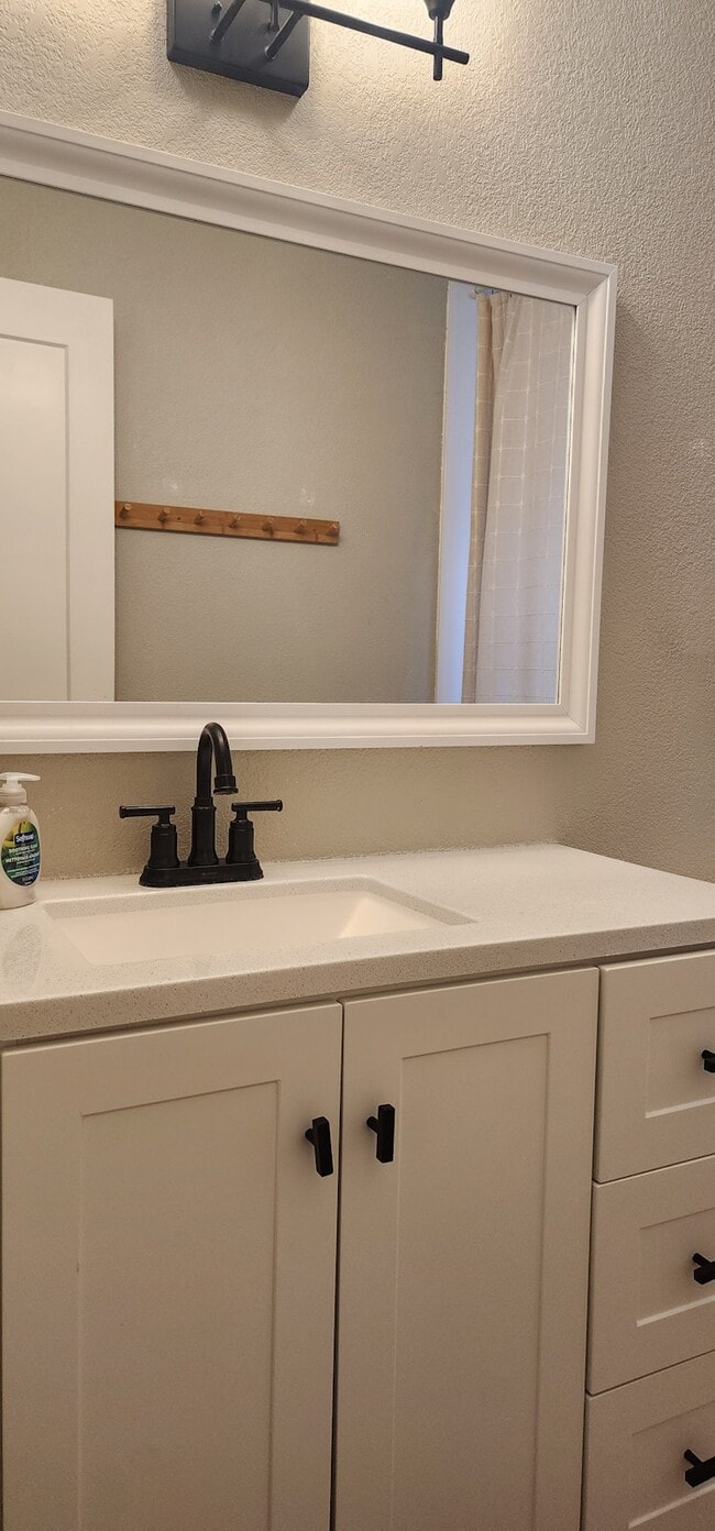 Photo - 137 NE Monroe Cir N Townhome