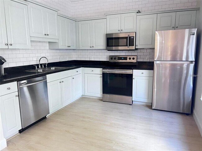 Foto del edificio - 7658 Plantation Cir