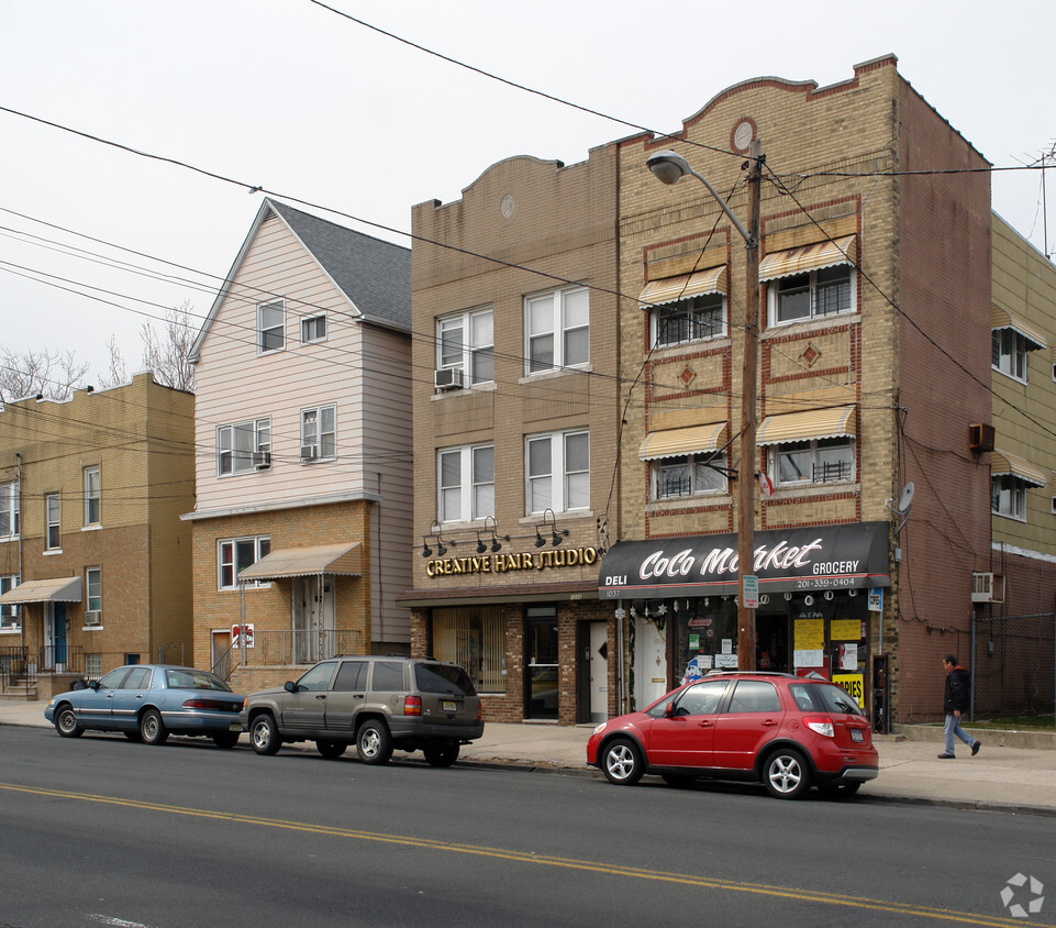 Building Photo - 1035 Avenue C