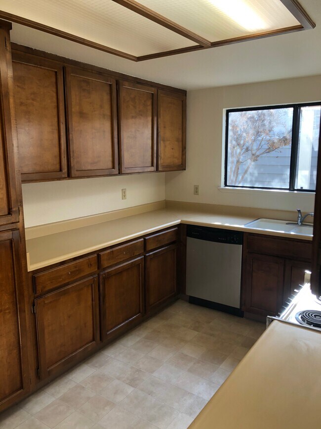 Building Photo - 3612 Thomas More Way
