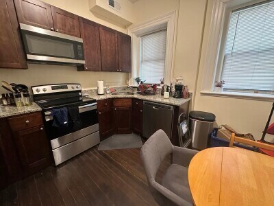 Building Photo - 1490 Beacon St