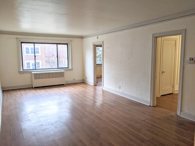 Building Photo - 5624 Hempstead Rd
