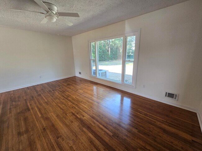 Foto del edificio - 445 Gilbert St SE