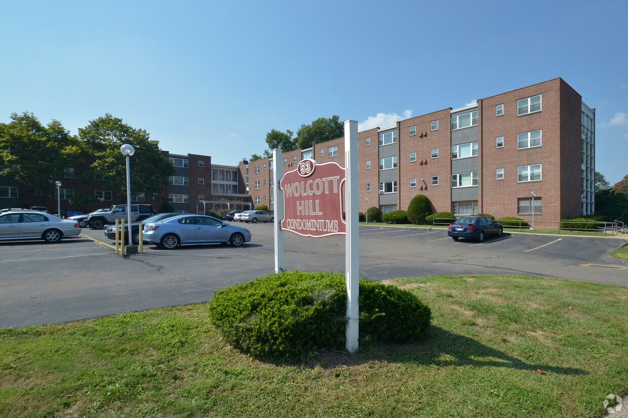 Saxon Road Apartments in Wethersfield, CT