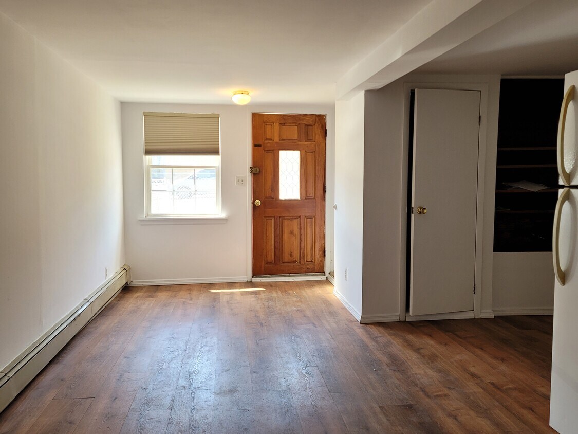 Ground floor apt with backyard House Rental in Long Island City, NY