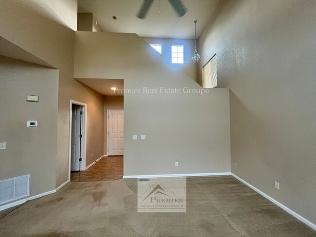 Building Photo - 1622 Woodpark Dr