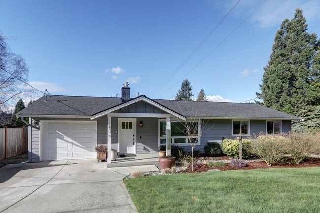 Building Photo - Beautifully Remodeled 4bd, 1.75ba Rambler Available in the Heart of Bellevue.