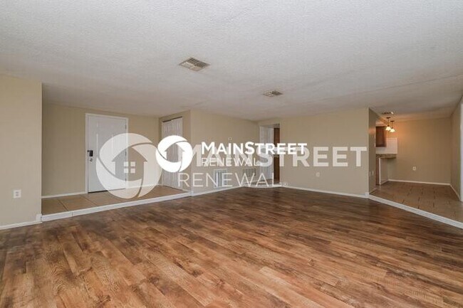 Building Photo - 3 Bedroom Pet-Friendly Home in Port Richey, FL with Main Street Renewal